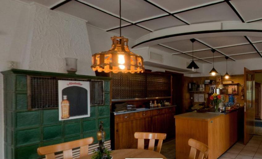 Kreuz! Einfach. Guenstig. Schlafen. Bed and Breakfast Ulm Exteriör bild