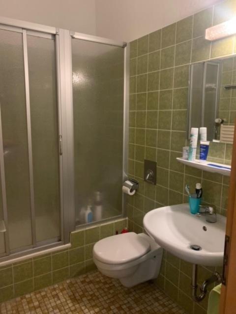 Kreuz! Einfach. Guenstig. Schlafen. Bed and Breakfast Ulm Exteriör bild