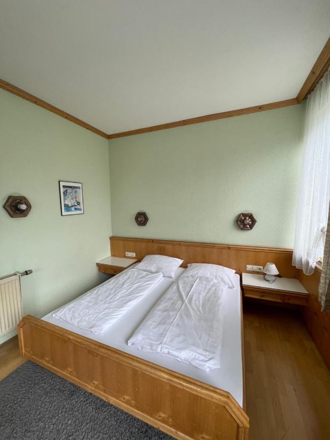 Kreuz! Einfach. Guenstig. Schlafen. Bed and Breakfast Ulm Exteriör bild